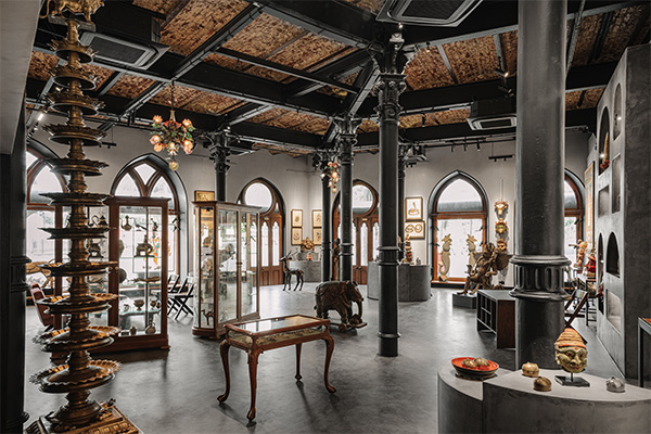 Phillips Antiques